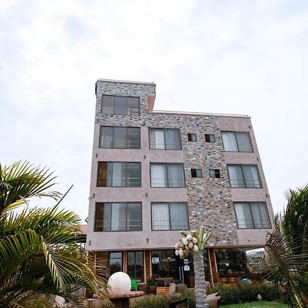 Plus 33 Hotel Nungua Exterior photo